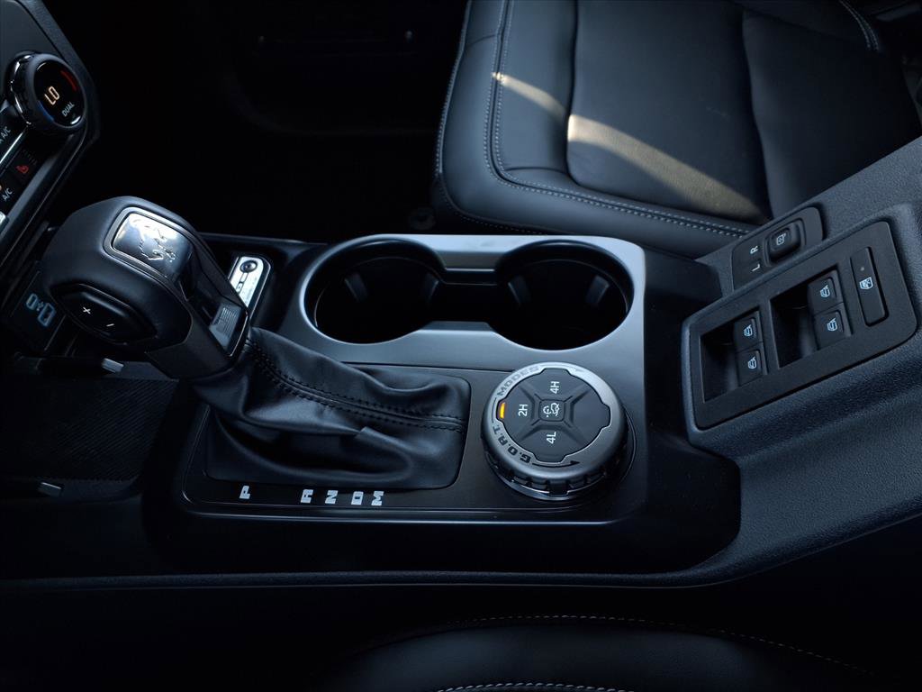 New 2025 Ford Bronco Outer Banks w/ Black Appearance Package image 9