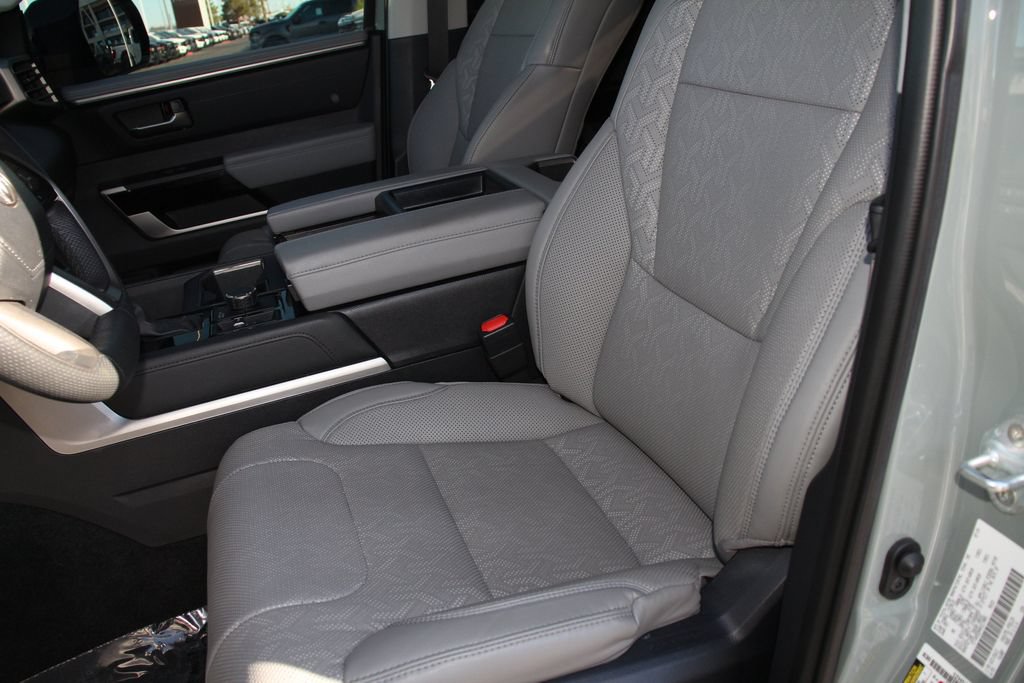 Used 2024 Toyota Tundra Limited AWD/4WD image 22
