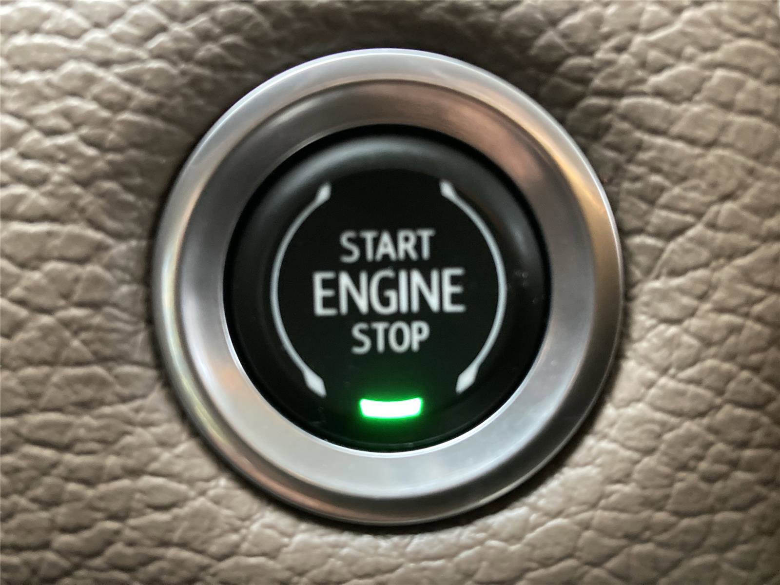 Used 2021 GMC Yukon Denali w/ Denali Premium Package image 16