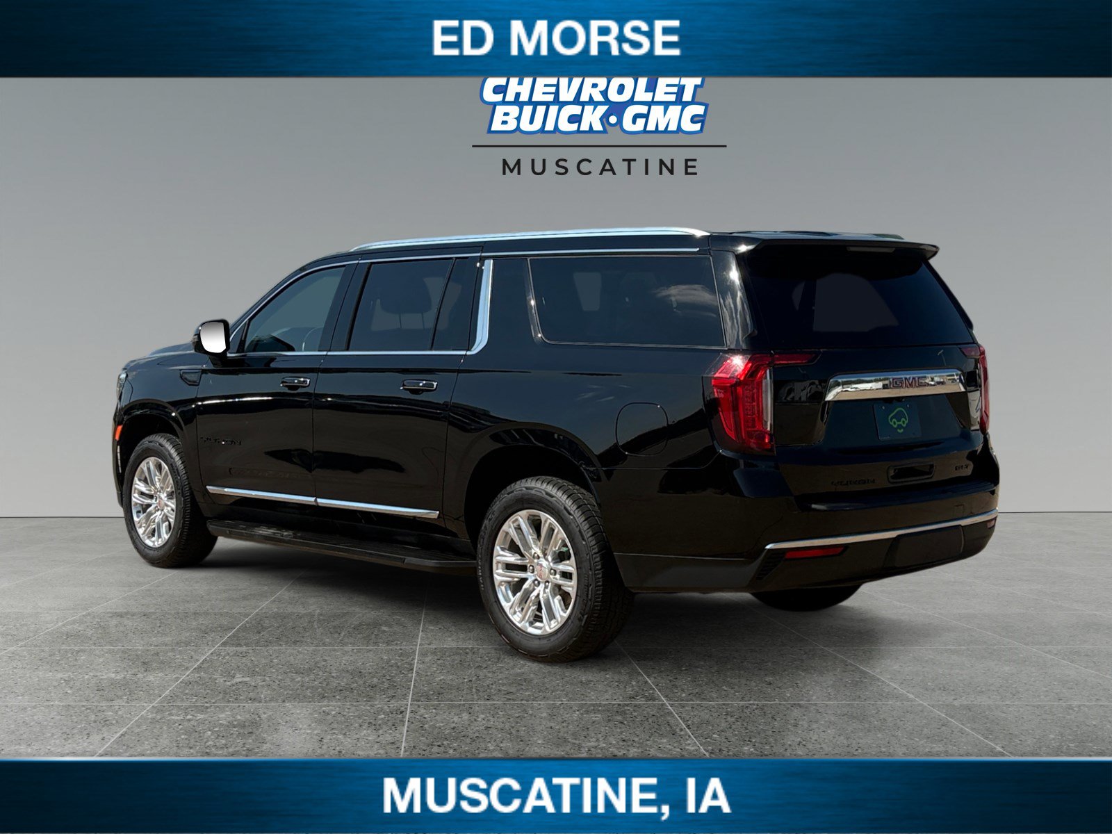 Certified 2024 GMC Yukon XL SLT w/ SLT Premium Package AWD/4WD image 3