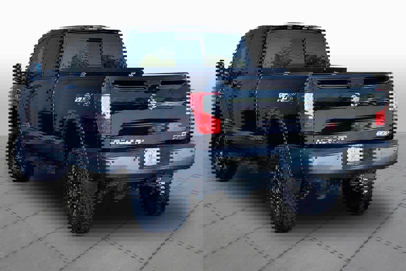 Used 2016 Nissan Titan PRO-4X image 12