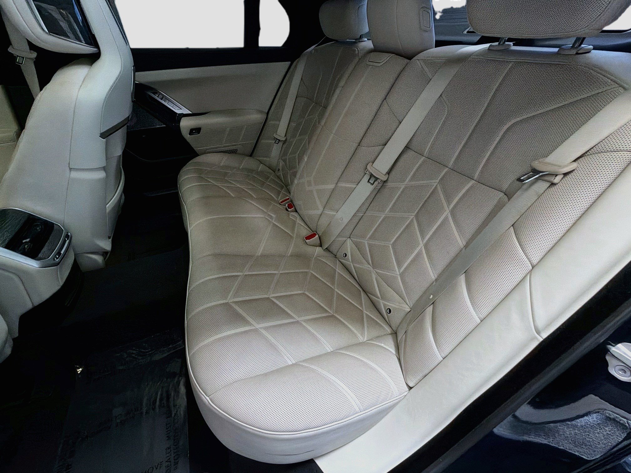 Used 2023 BMW 760i xDrive w/ Executive Package AWD/4WD image 13