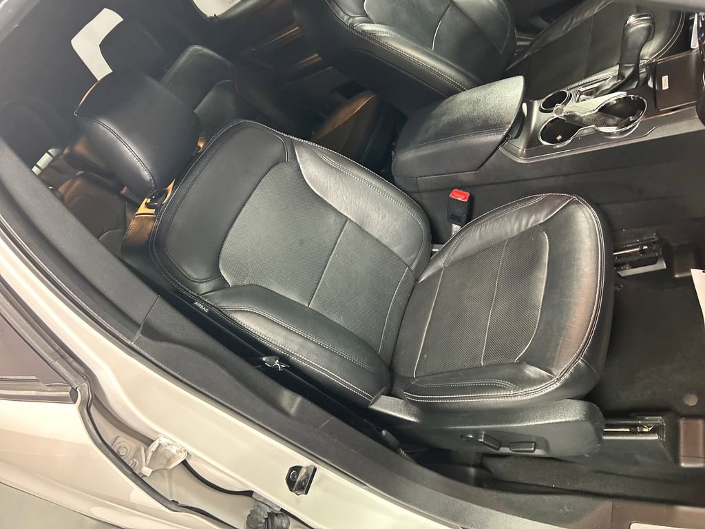 Used 2019 Ford Explorer Limited w/ Class III Trailer Tow Package FWD image 26