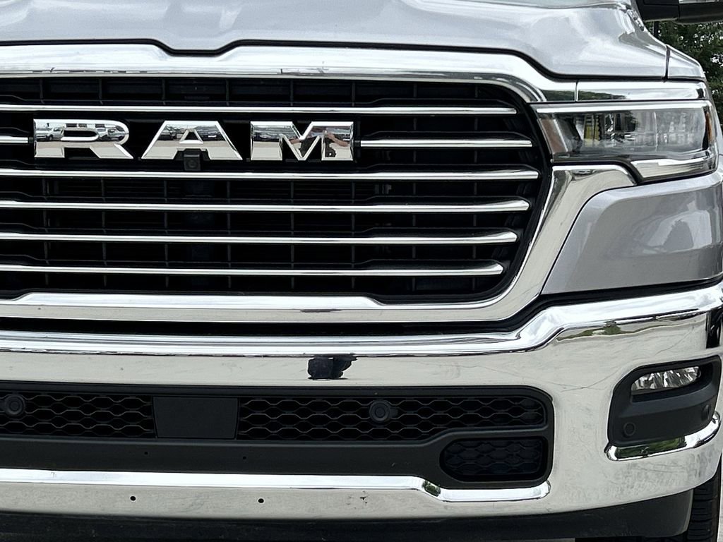 Used 2025 RAM 1500 Laramie AWD/4WD image 10