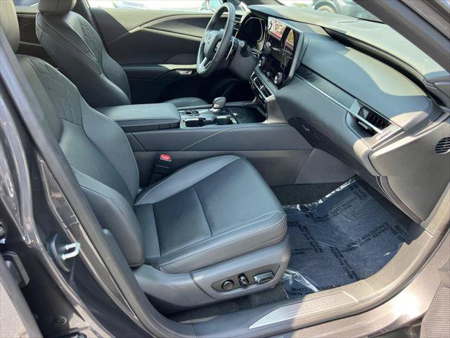Certified 2026 Lexus RX 350h w/ All Season Protection Package AWD/4WD image 13