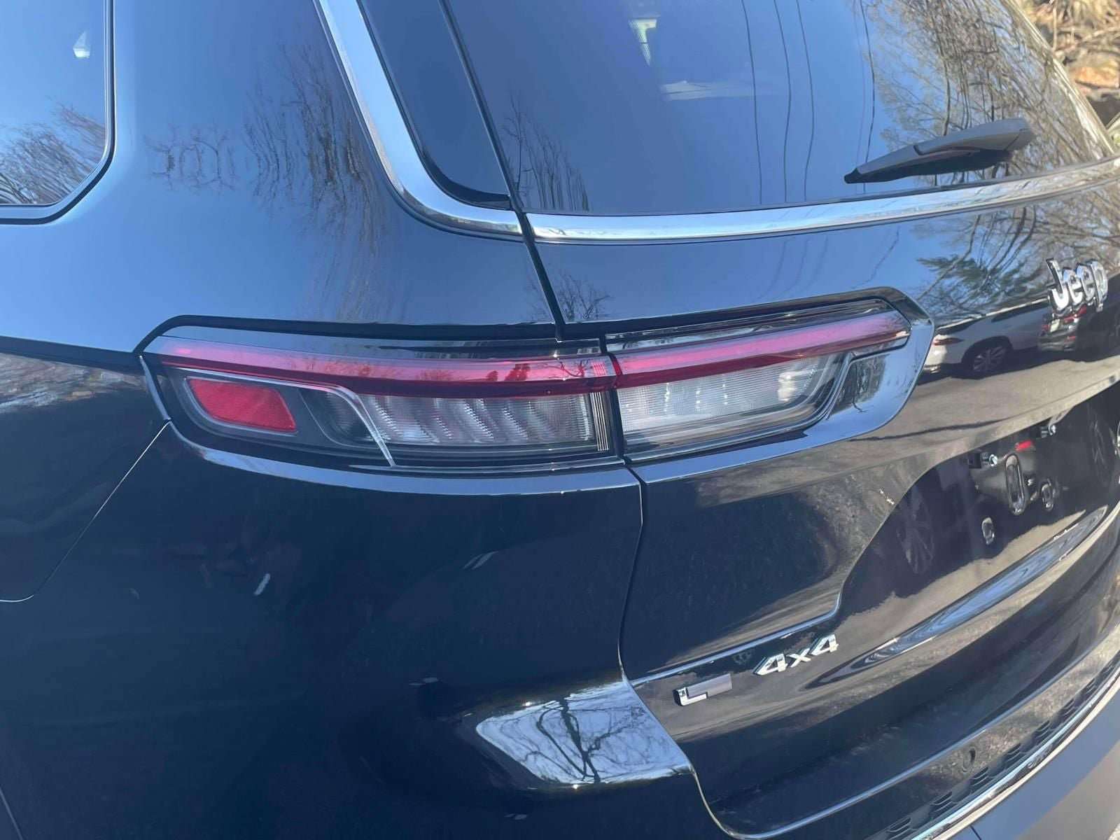 Used 2022 Jeep Grand Cherokee L Limited image 11