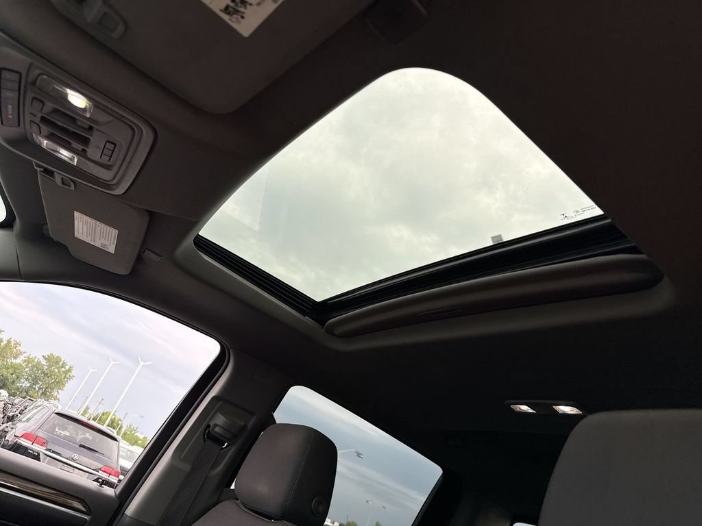 Used 2022 Chevrolet Silverado 1500 RST AWD/4WD image 22