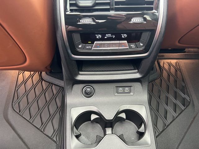 Used 2025 BMW X7 M60i image 22