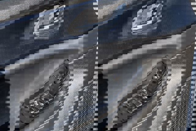 Used 2023 Jeep Grand Cherokee Altitude image 16