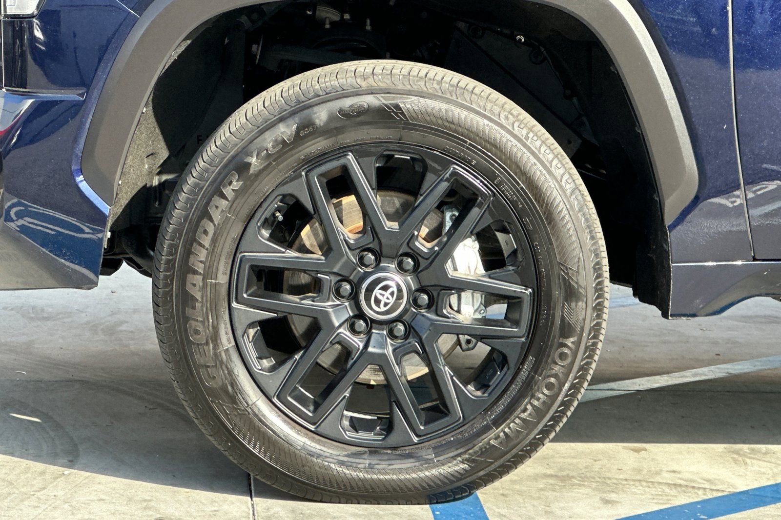 Used 2025 Toyota Tundra Limited AWD/4WD image 25