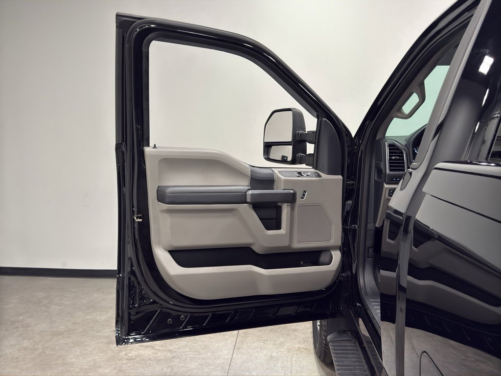 Used 2022 Ford F350 XLT w/ XLT Value Package image 9