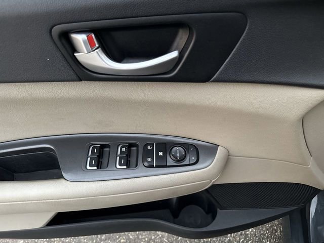 Used 2016 Kia Optima LX image 12