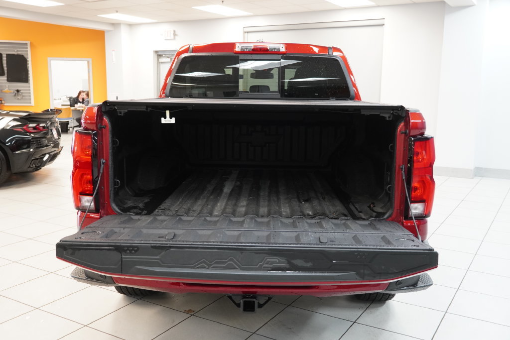 Used 2025 Chevrolet Colorado LT w/ LT Convenience Package AWD/4WD image 9