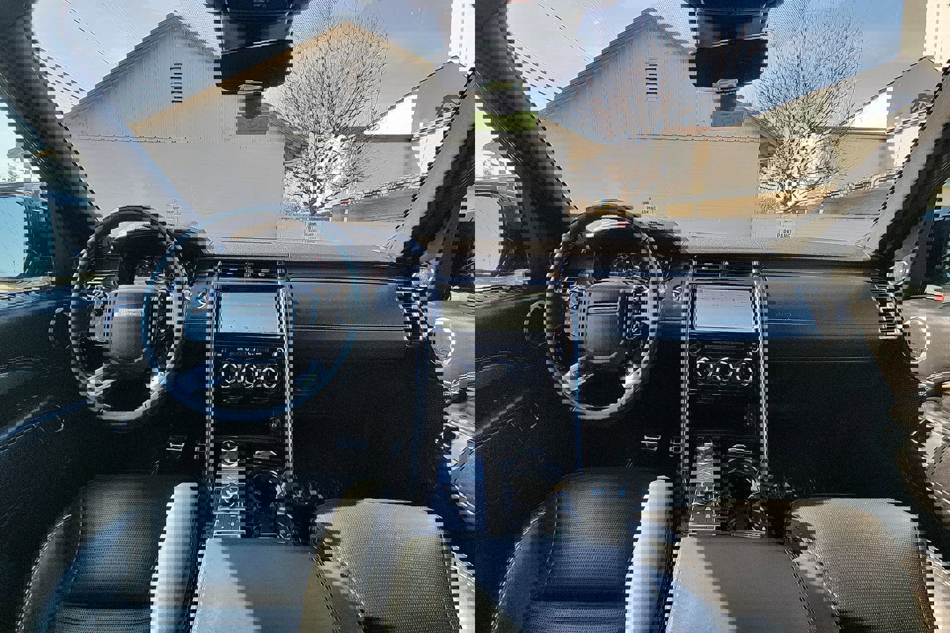 Used 2019 Land Rover Discovery HSE image 28