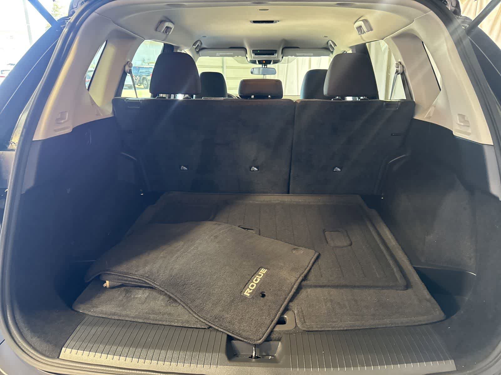 Used 2022 Nissan Rogue SV AWD/4WD image 12