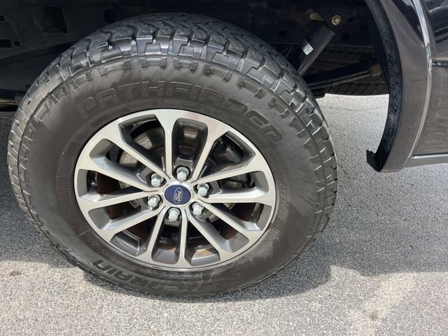 Used 2018 Ford F150 XLT w/ Equipment Group 302A Luxury AWD/4WD image 13