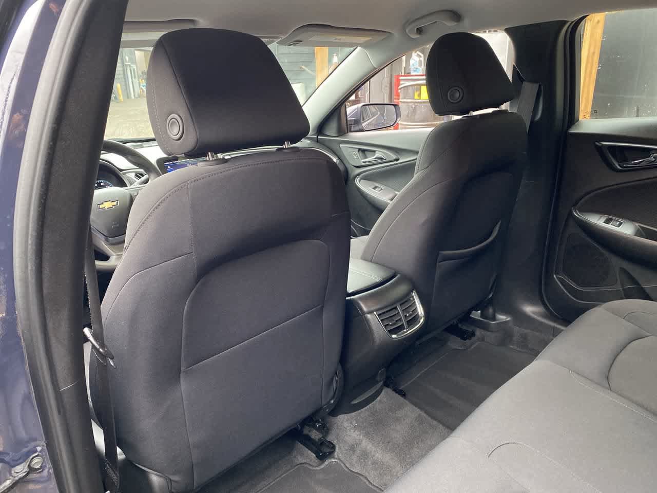 Used 2025 Chevrolet Malibu LT FWD image 15