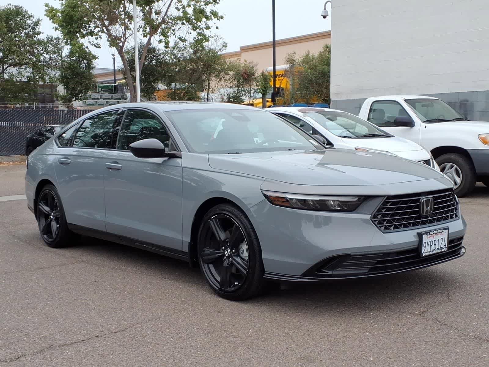 Used 2023 Honda Accord Sport image 3