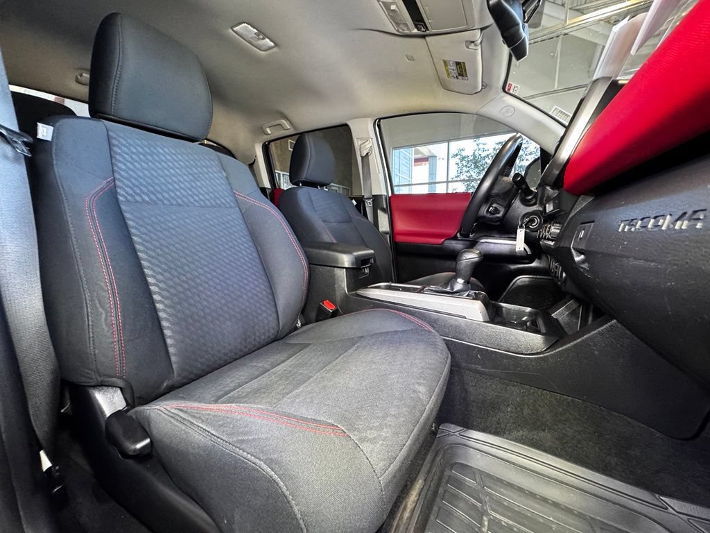Used 2021 Toyota Tacoma SR5 AWD/4WD image 49
