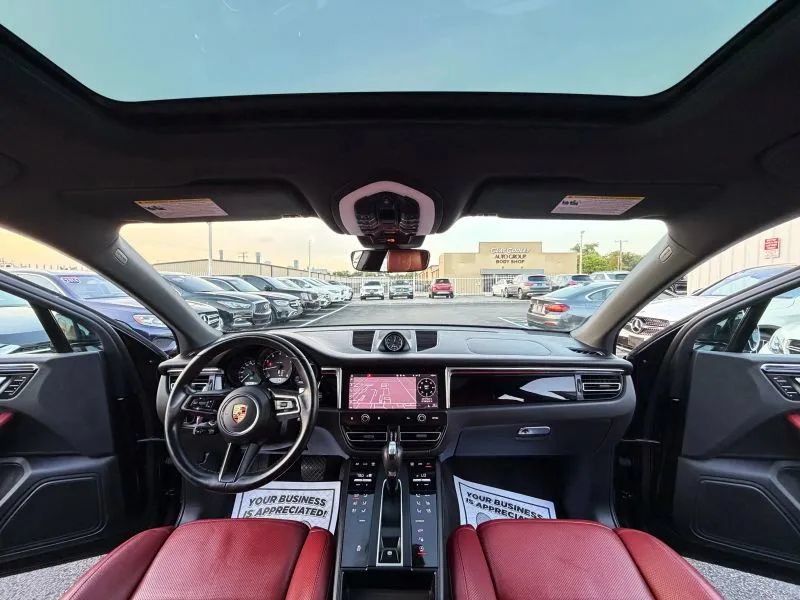 Used 2023 Porsche Macan AWD/4WD image 16