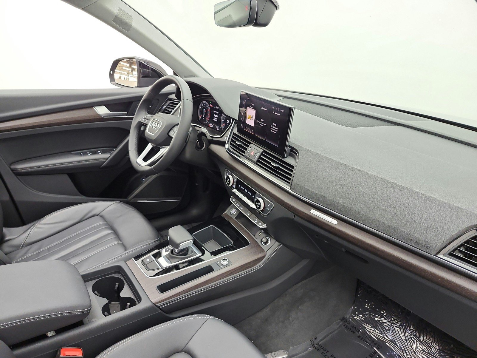 Used 2023 Audi Q5 2.0T Premium Plus w/ Premium Plus Package AWD/4WD image 30