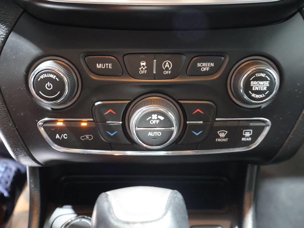 Used 2021 Jeep Cherokee Latitude Lux 80th Anniv w/ Quick Order Package 26U 80TH AWD/4WD image 34