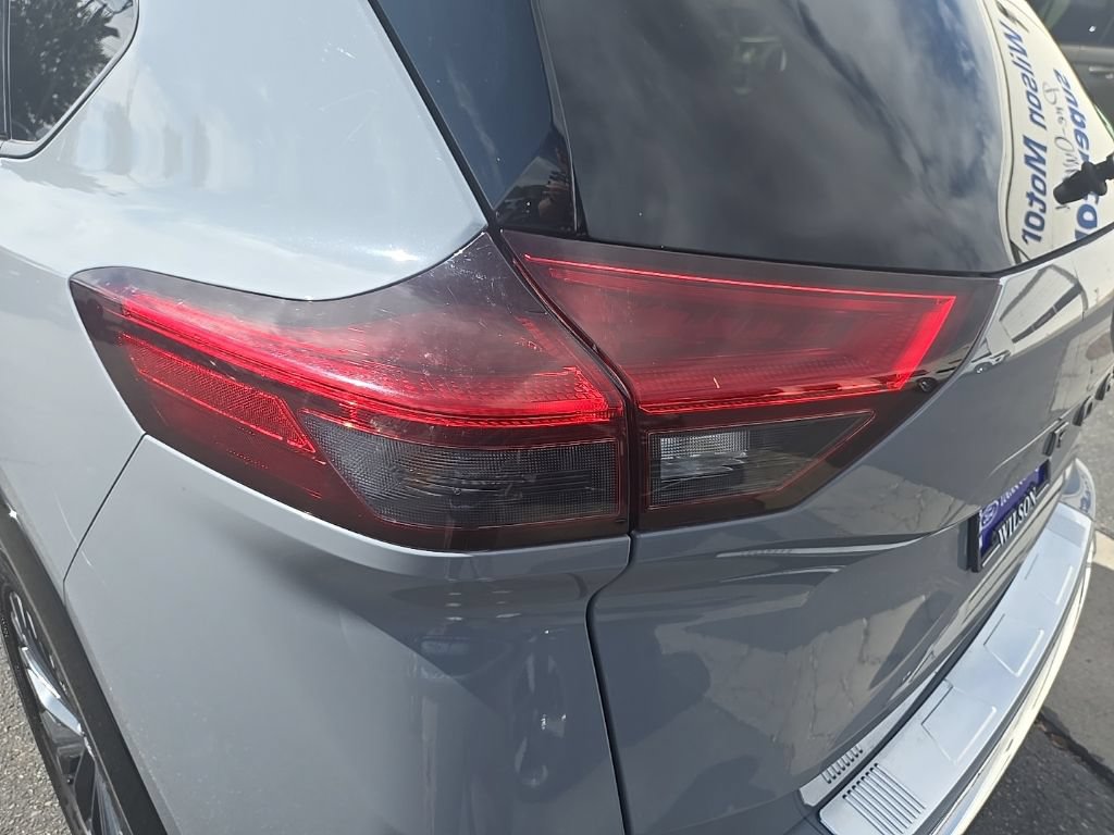 Used 2024 Nissan Rogue Platinum w/ Platinum Premium Package AWD/4WD image 34