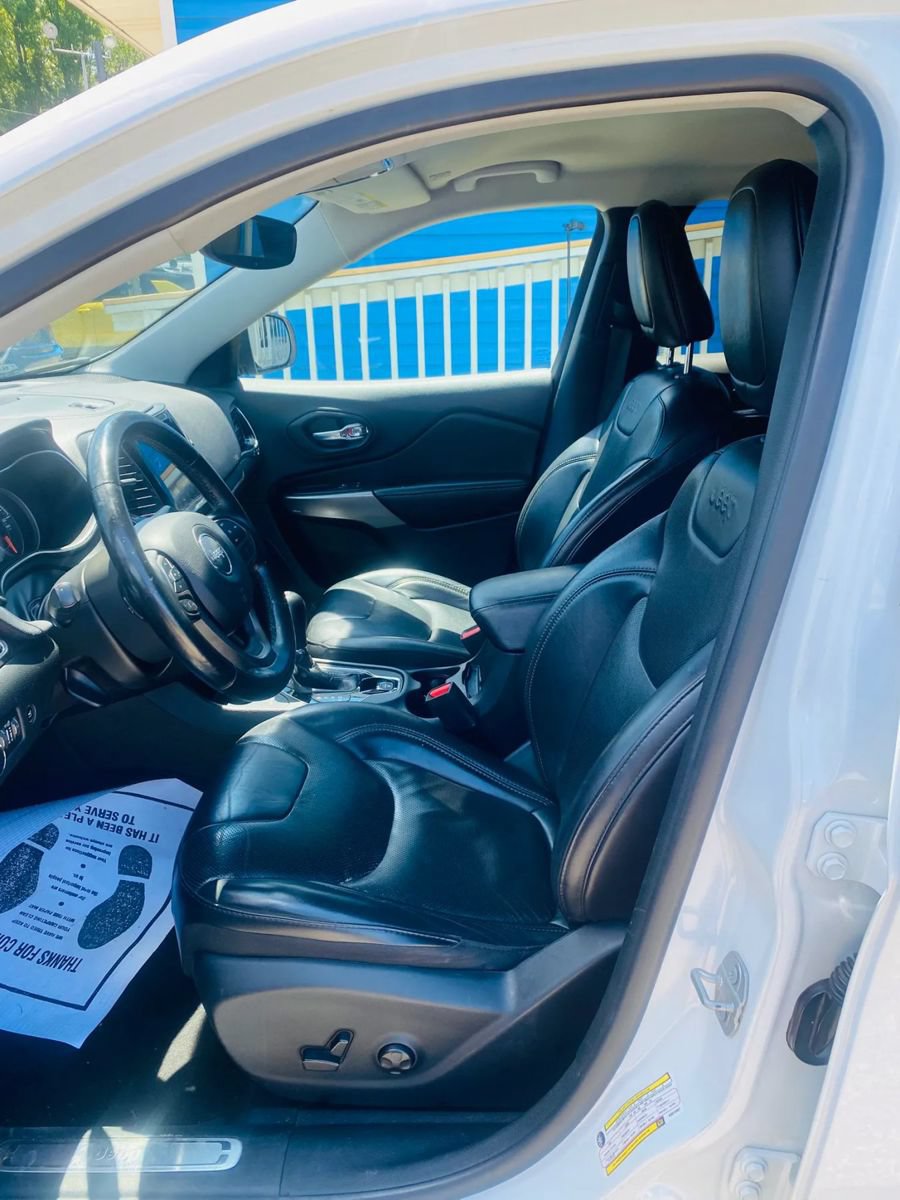Used 2019 Jeep Cherokee Limited AWD/4WD image 7