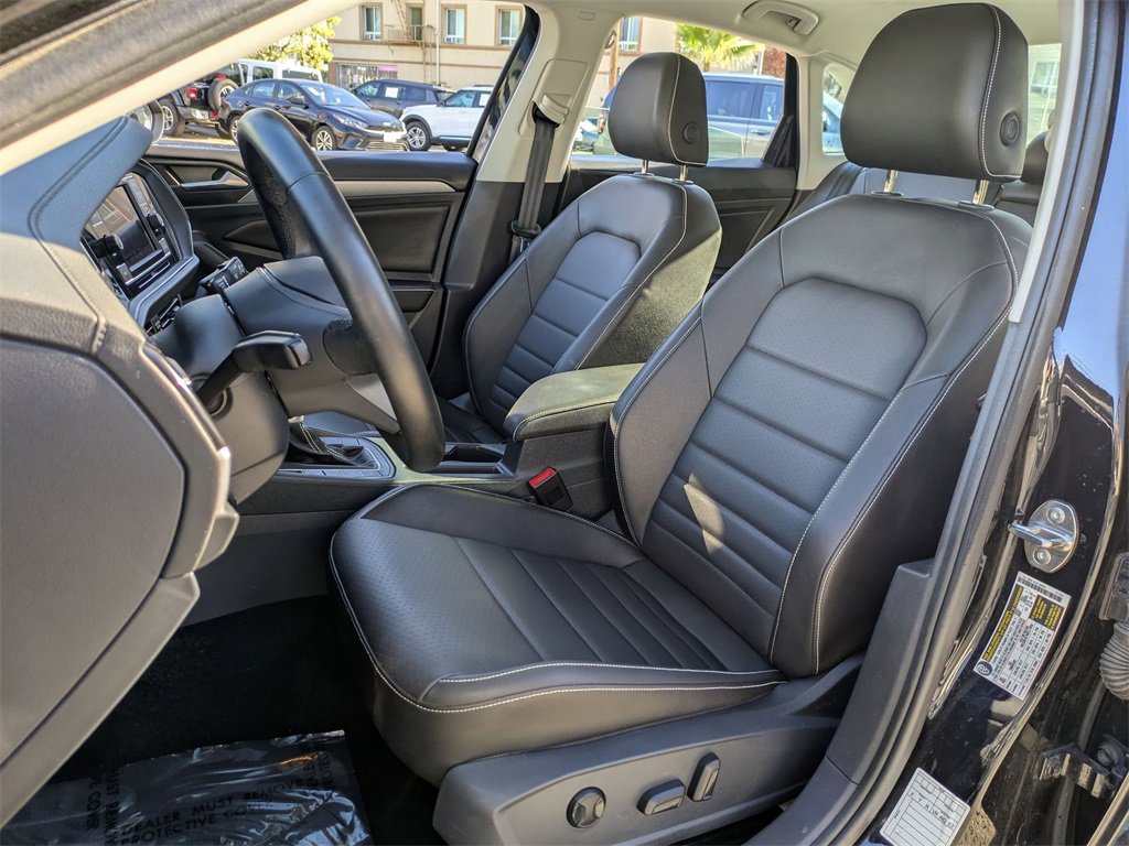 Used 2024 Volkswagen Jetta SE image 23