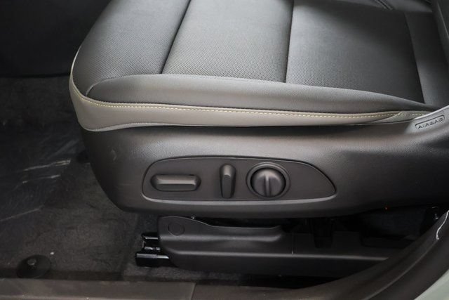New 2026 Chevrolet Trax ACTIV w/ Sunroof Package FWD image 13