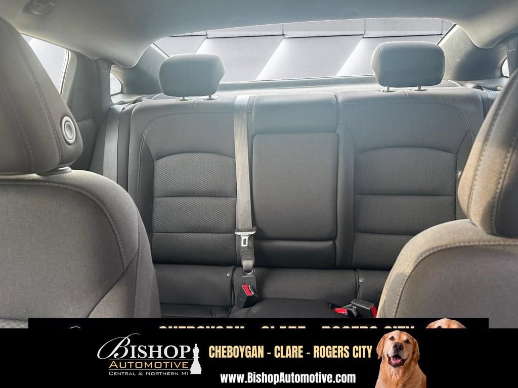 Used 2023 Chevrolet Malibu LT FWD image 17