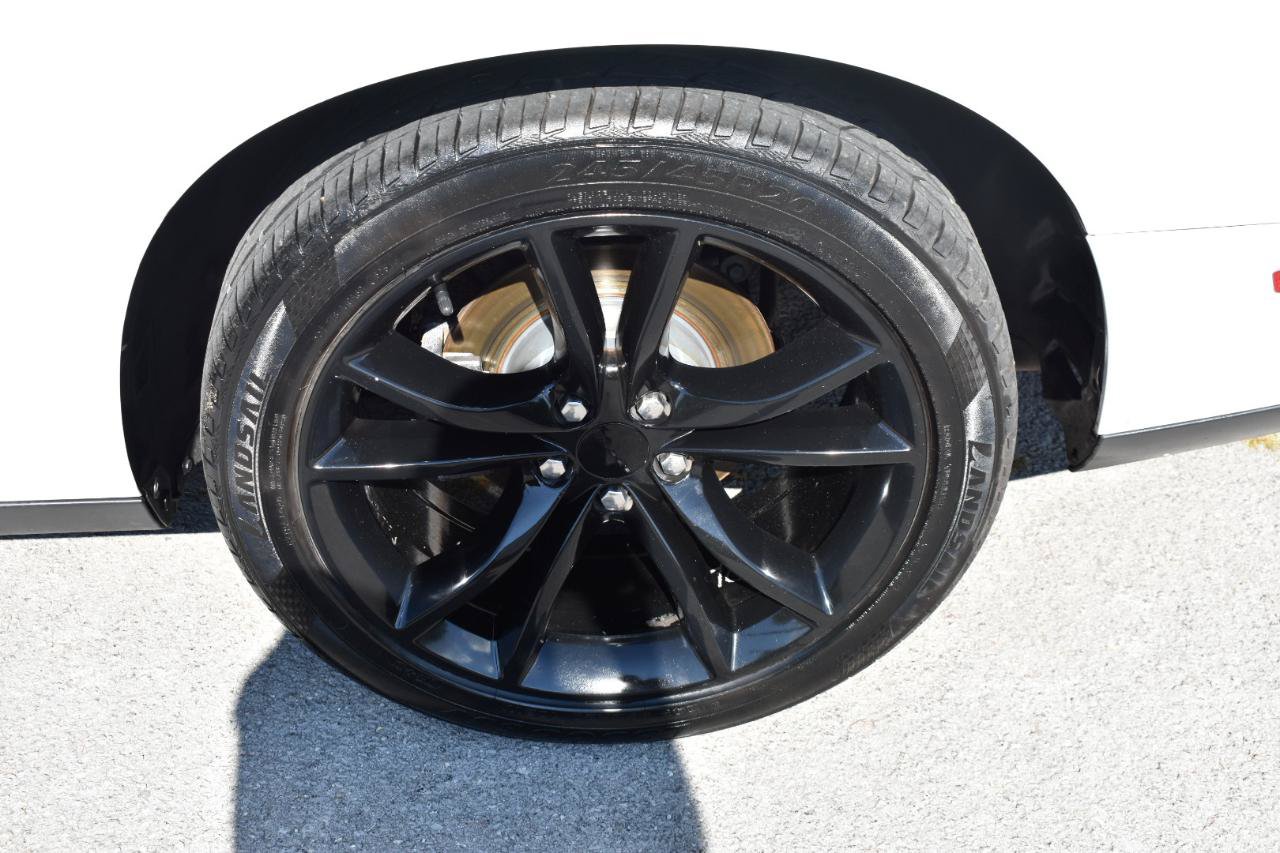 Used 2016 Dodge Challenger SXT w/ Blacktop Package RWD image 28