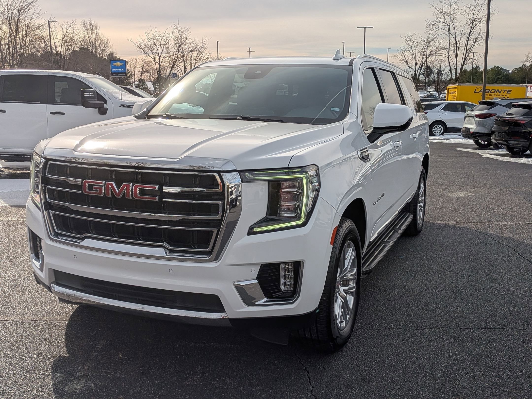 Used 2024 GMC Yukon XL SLT image 5