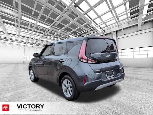 Used 2025 Kia Soul LX w/ LX Technology Package FWD image 5