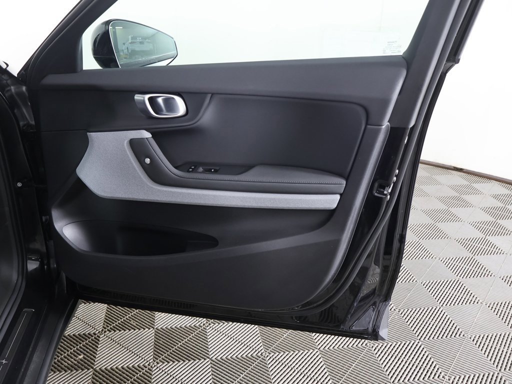 Used 2024 Polestar Polestar 2 image 26