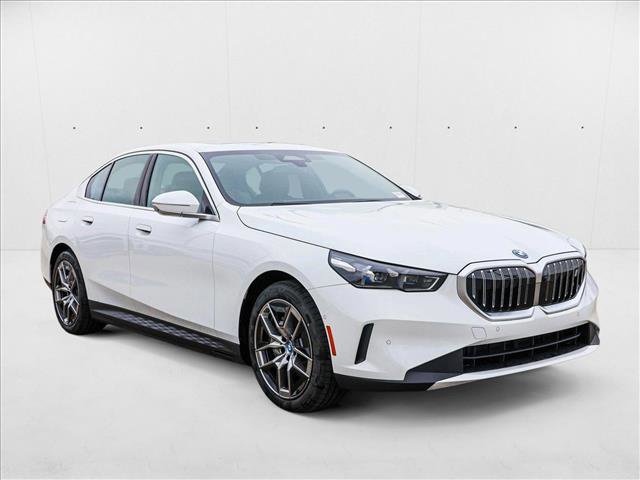 Used 2025 BMW i5 xDrive40 w/ Premium Package image 3