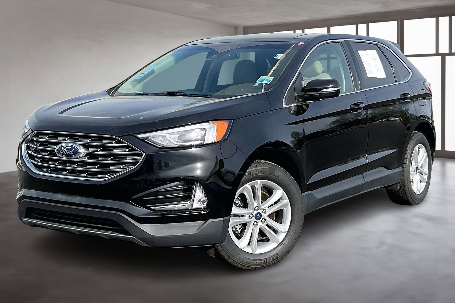 Used 2020 Ford Edge SEL w/ Cold Weather Package image 3