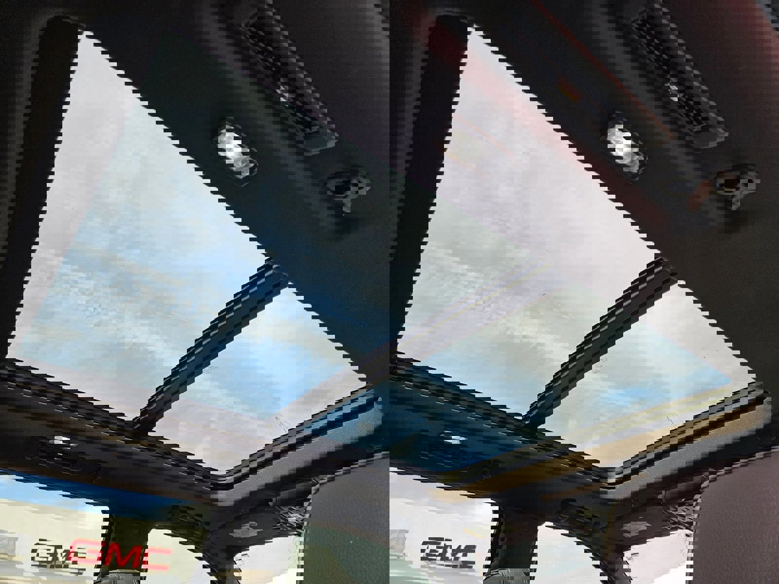 Used 2023 GMC Yukon Denali image 33