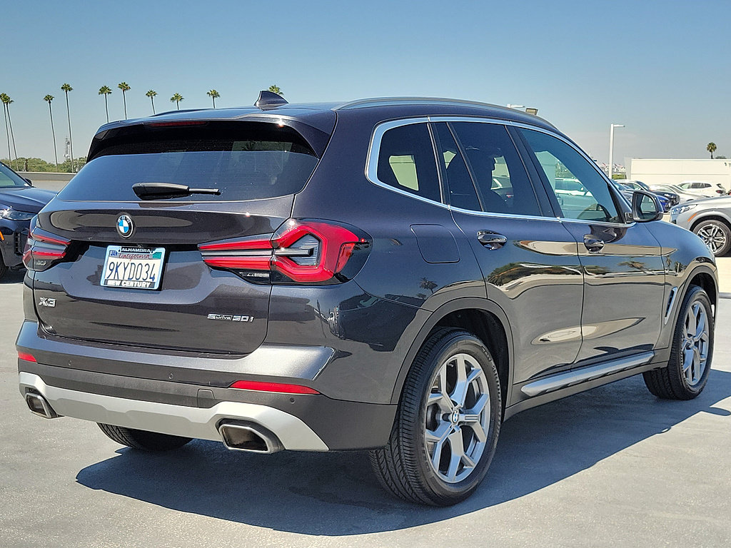 Used 2024 BMW X3 sDrive30i w/ Convenience Package RWD image 3