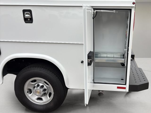 New 2025 Chevrolet Express 3500 w/ Power Convenience Package RWD image 19