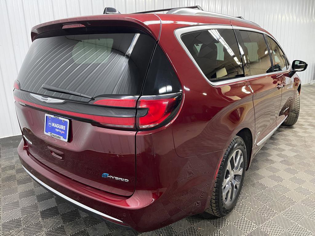 Used 2023 Chrysler Pacifica Pinnacle FWD image 4