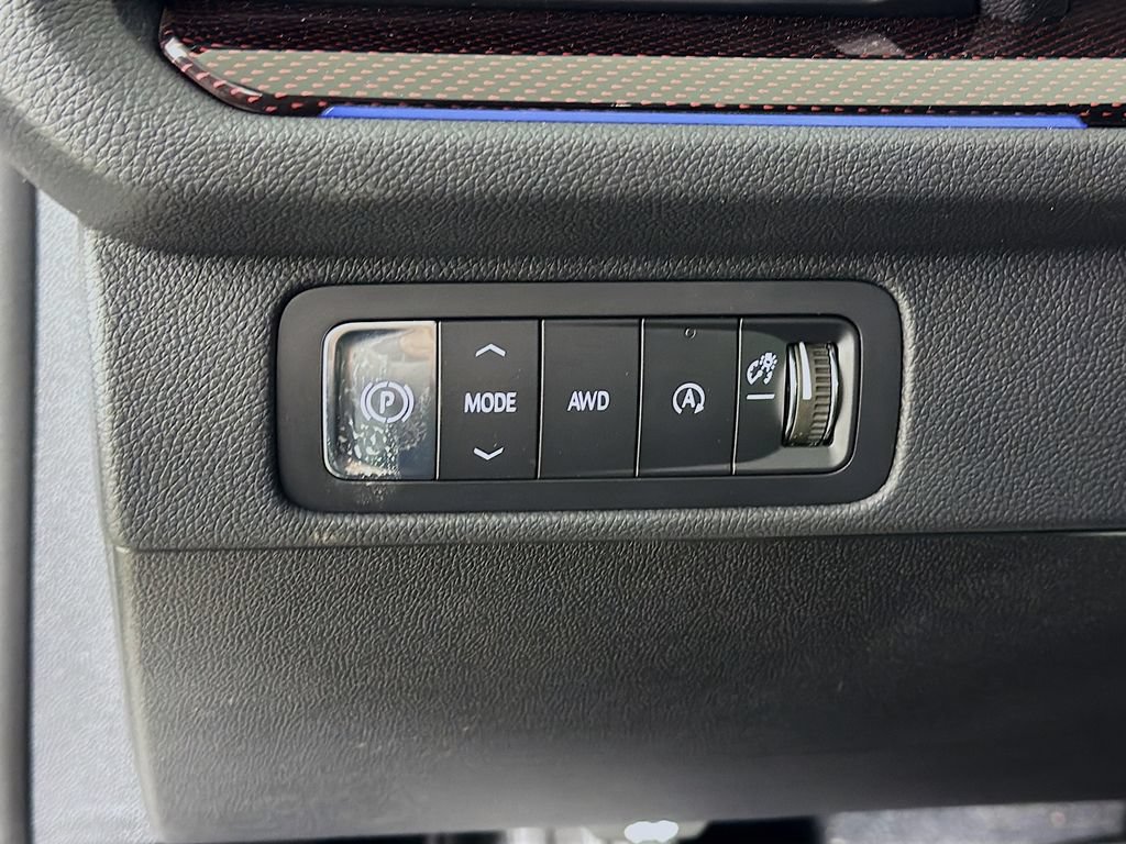 New 2026 Chevrolet Traverse RS w/ LPO, Floor Liner Package AWD/4WD image 10