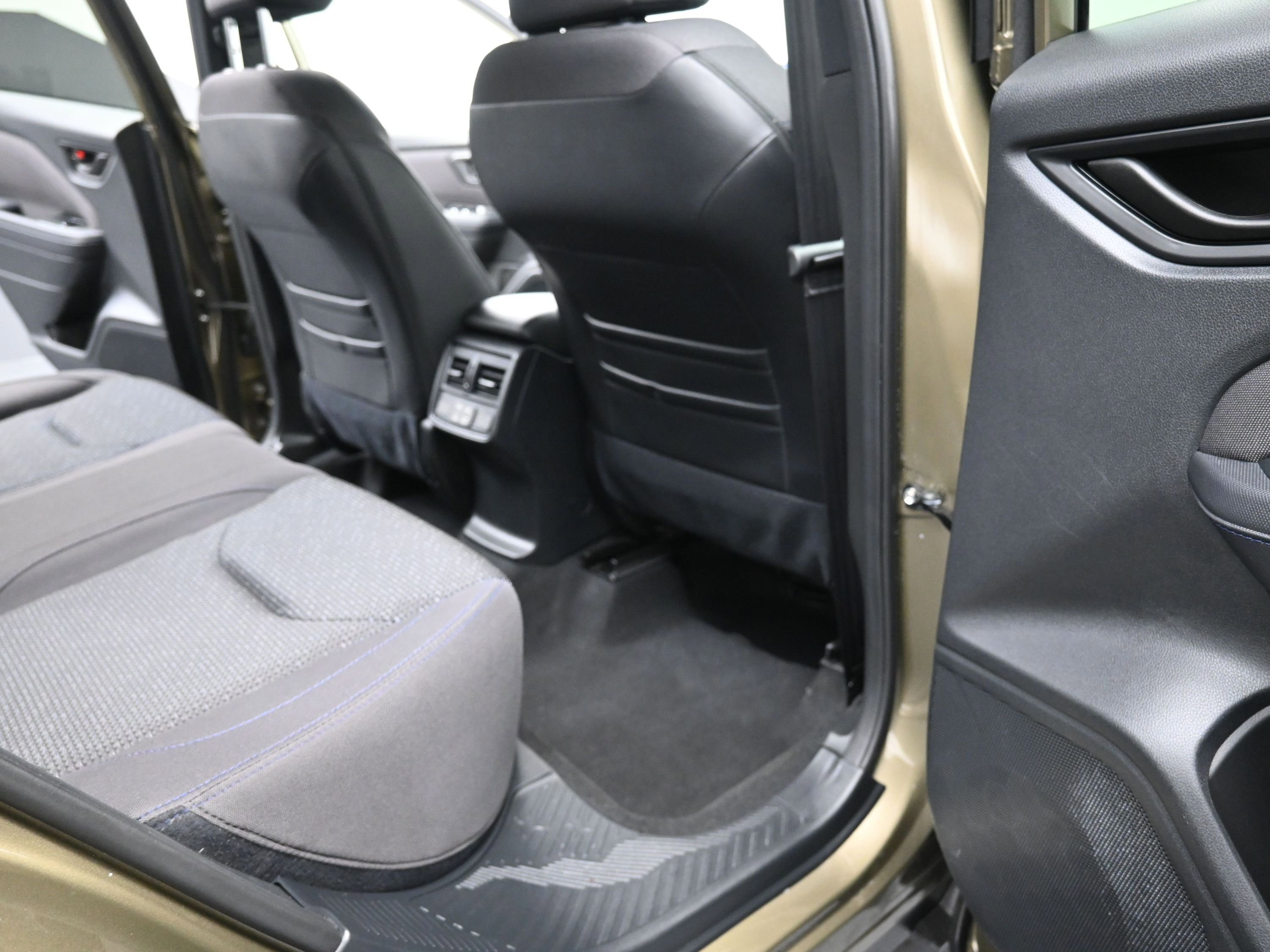 Used 2025 Subaru Forester Premium image 26