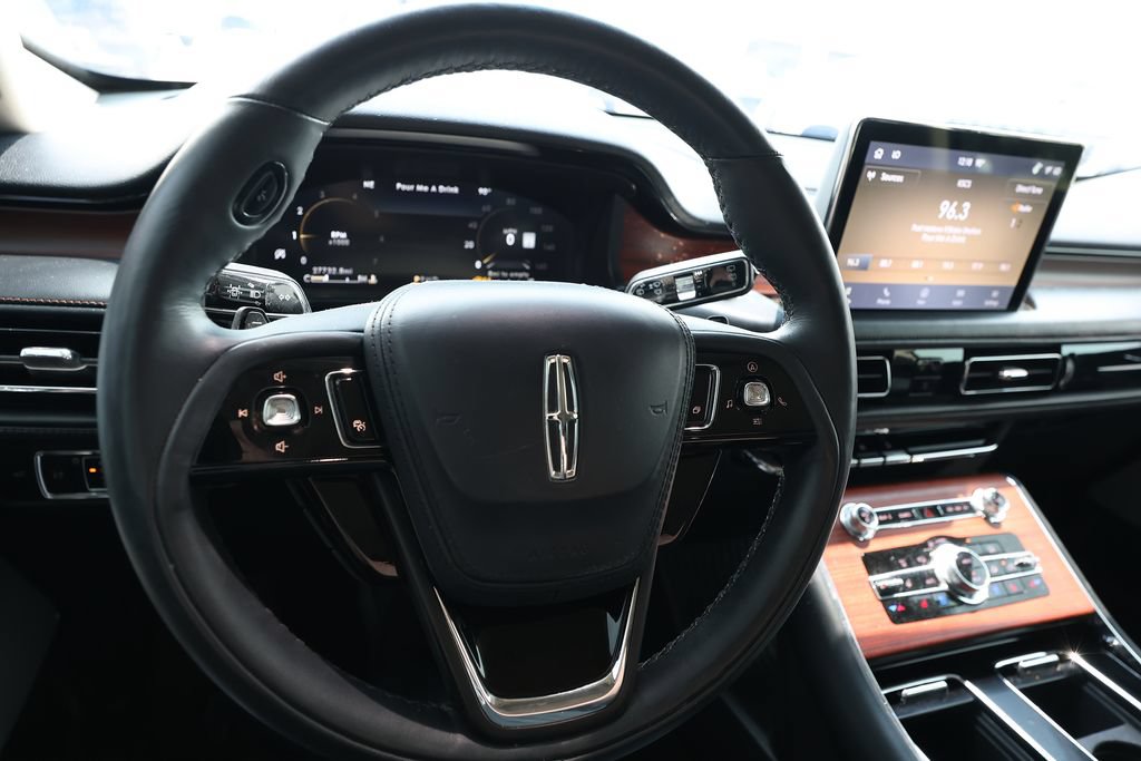 Used 2023 Lincoln Aviator Reserve w/ Equipment Group 201A AWD/4WD image 11