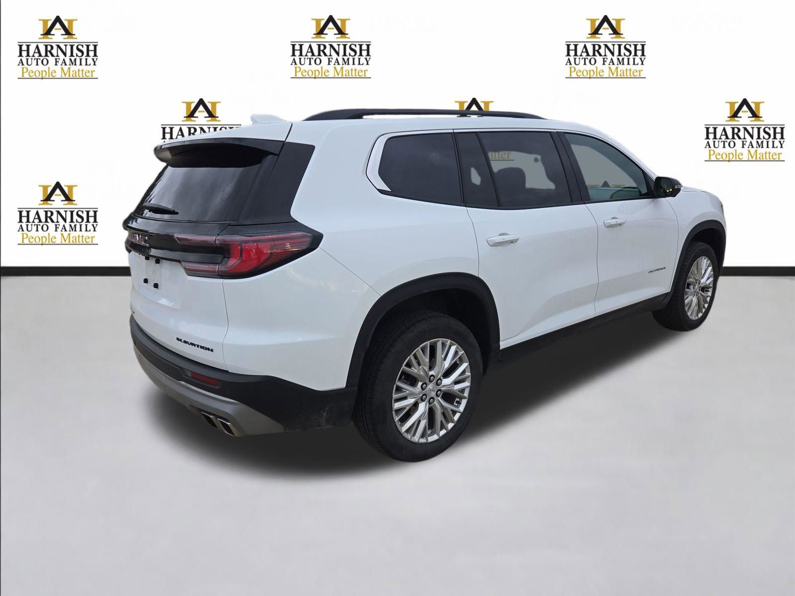 Used 2024 GMC Acadia Elevation image 5