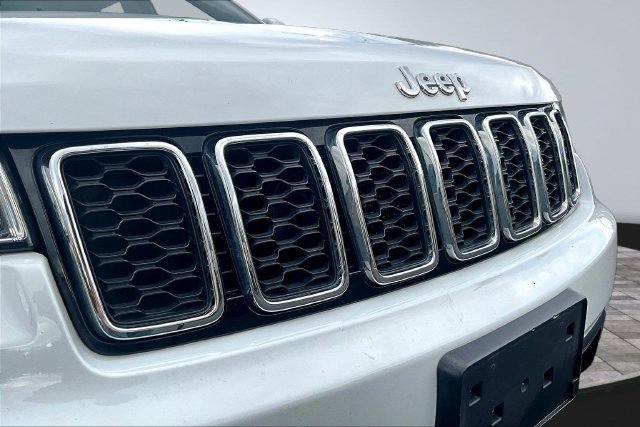 Used 2019 Jeep Grand Cherokee Laredo w/ Laredo X Package AWD/4WD image 32