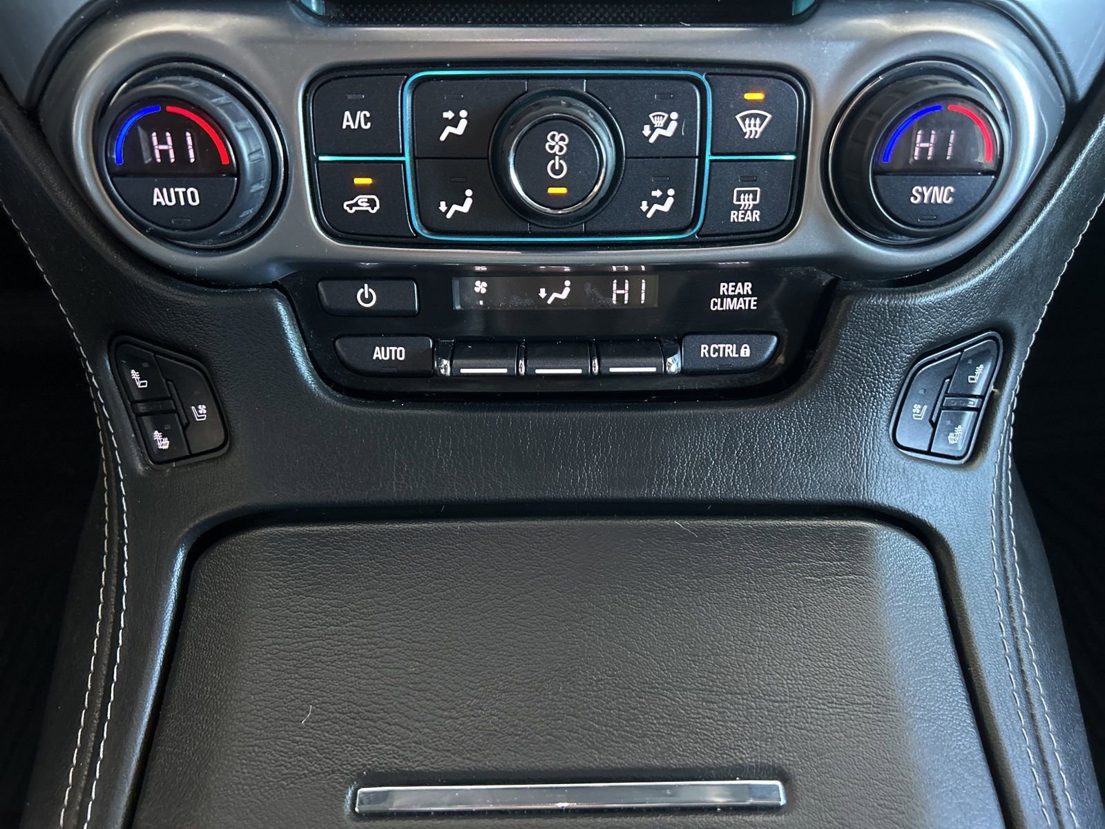 Used 2019 Chevrolet Suburban Premier image 21