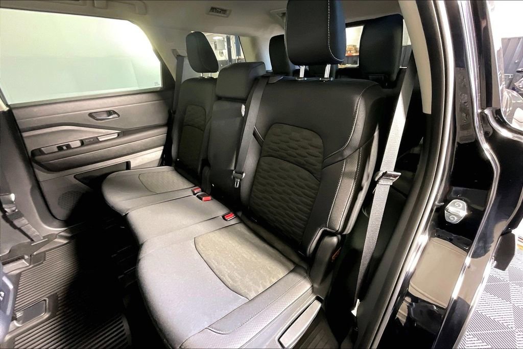 Certified 2025 Nissan Pathfinder S AWD/4WD image 33