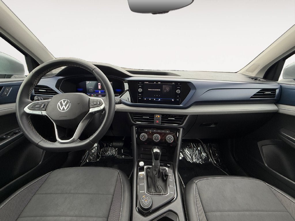 Used 2023 Volkswagen Taos SE w/ Panoramic Sunroof Package AWD/4WD image 11
