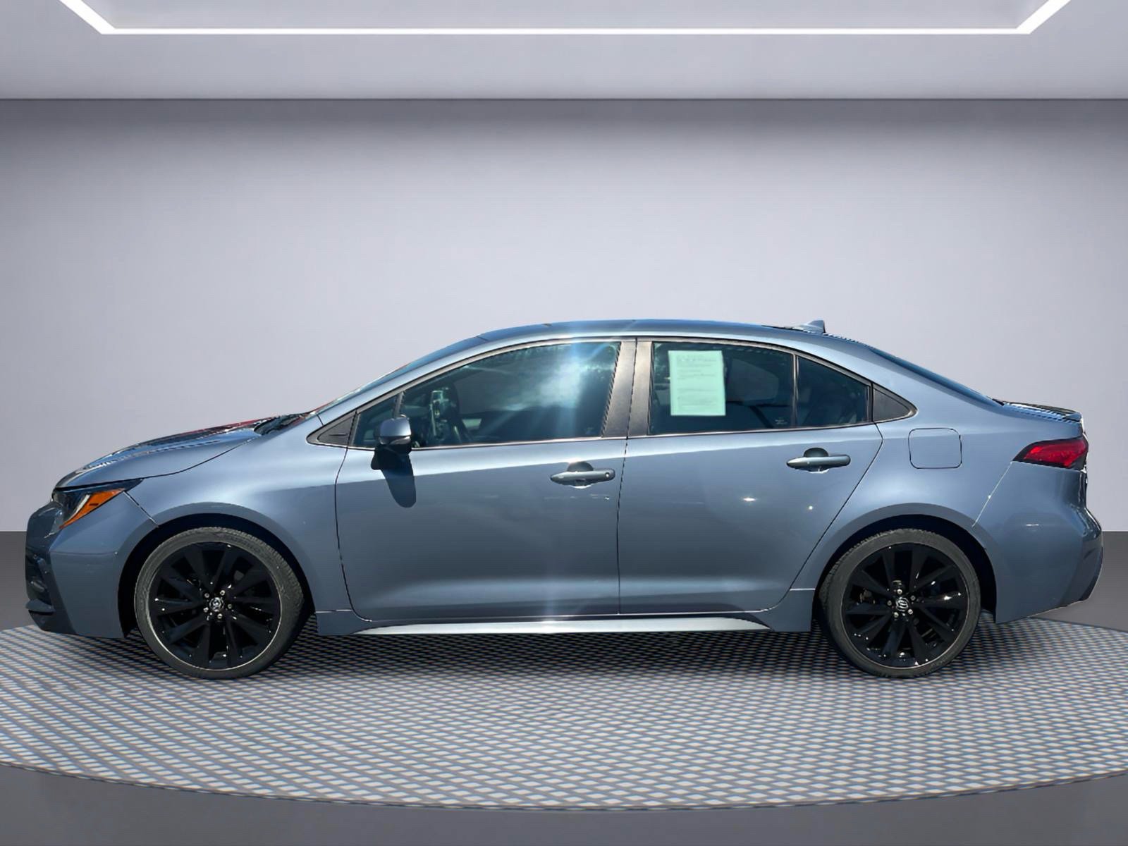 Used 2021 Toyota Corolla XSE w/ Carpet Mat Package (TMS) FWD image 3